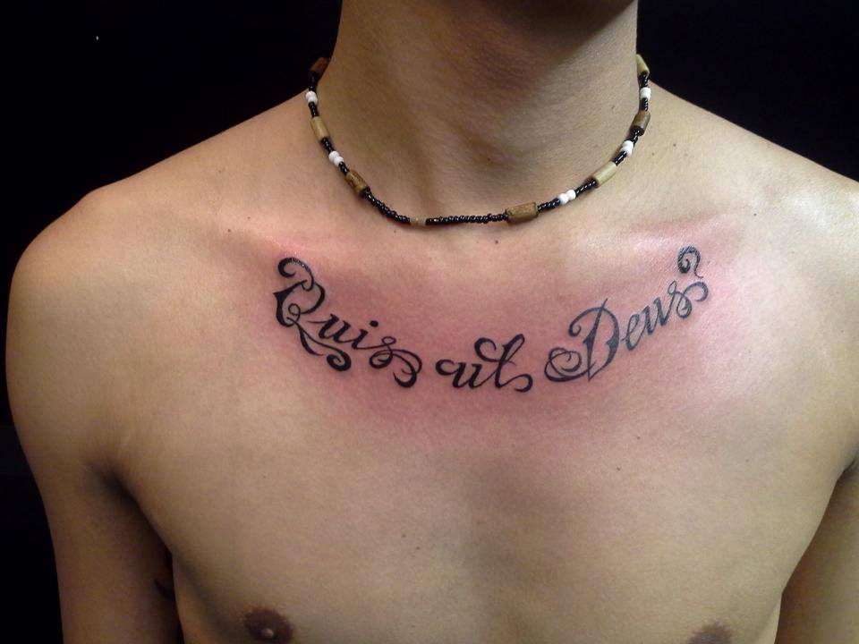 7 Bold And Beautiful Collar Bone Tattoo Designs 7 Bold And Beautiful Collar Bone Tattoo Designs